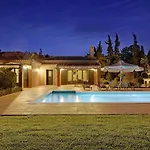 Riaki Villa Kaligata